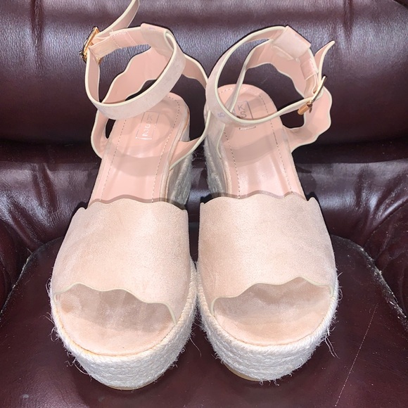NWOT Tan Platform Strappy Espadrilles - Picture 3 of 14